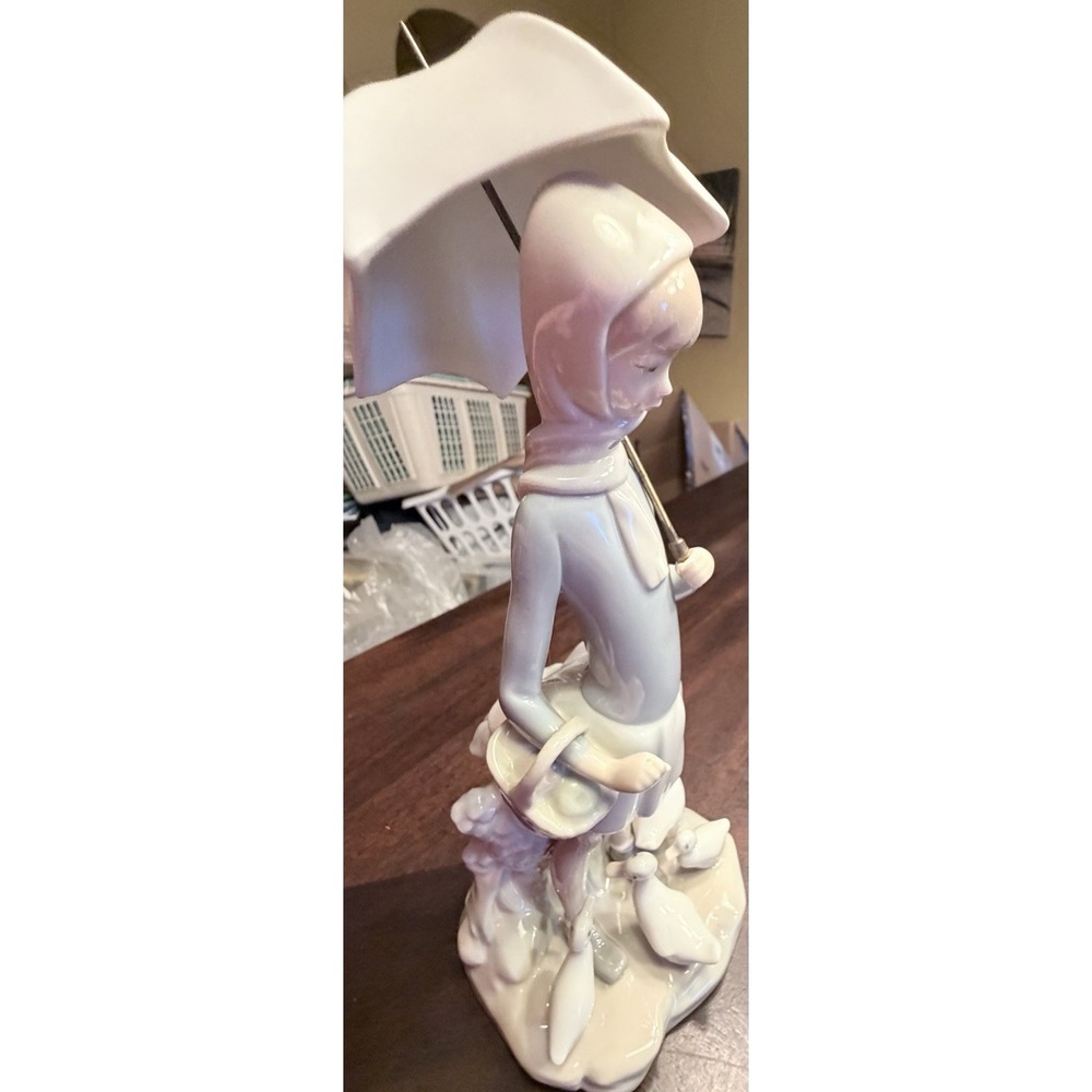 Vintge Lladro Girl With Umbrella And Geese #4510 Retired - Picture 4 of 6